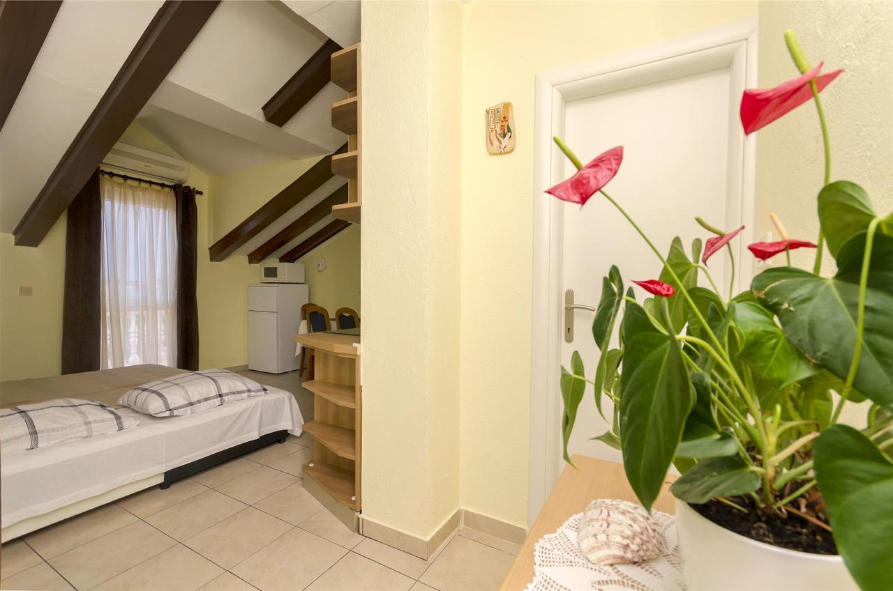 Apartments Toni Vodice Luaran gambar