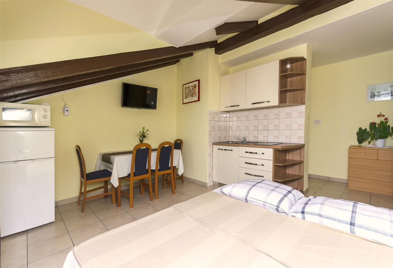 Apartments Toni Vodice Luaran gambar