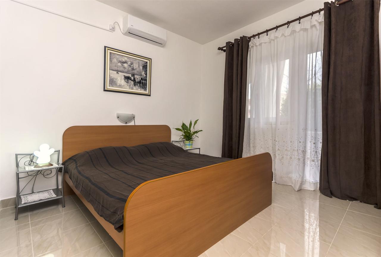 Apartments Toni Vodice Luaran gambar