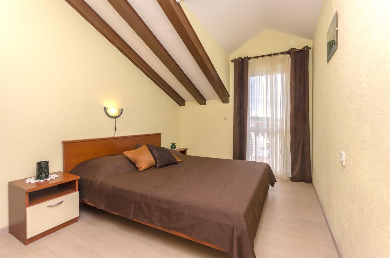 Apartments Toni Vodice Luaran gambar