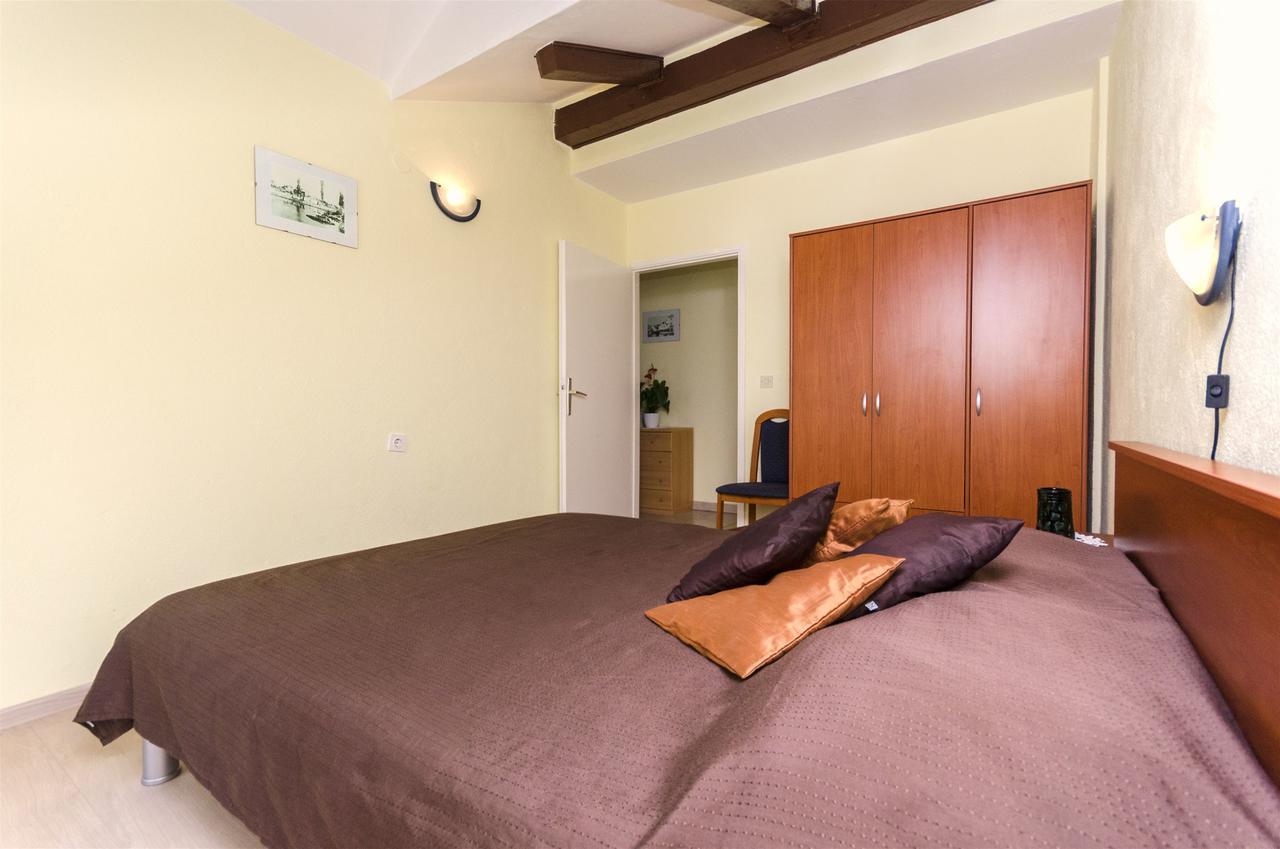 Apartments Toni Vodice Luaran gambar